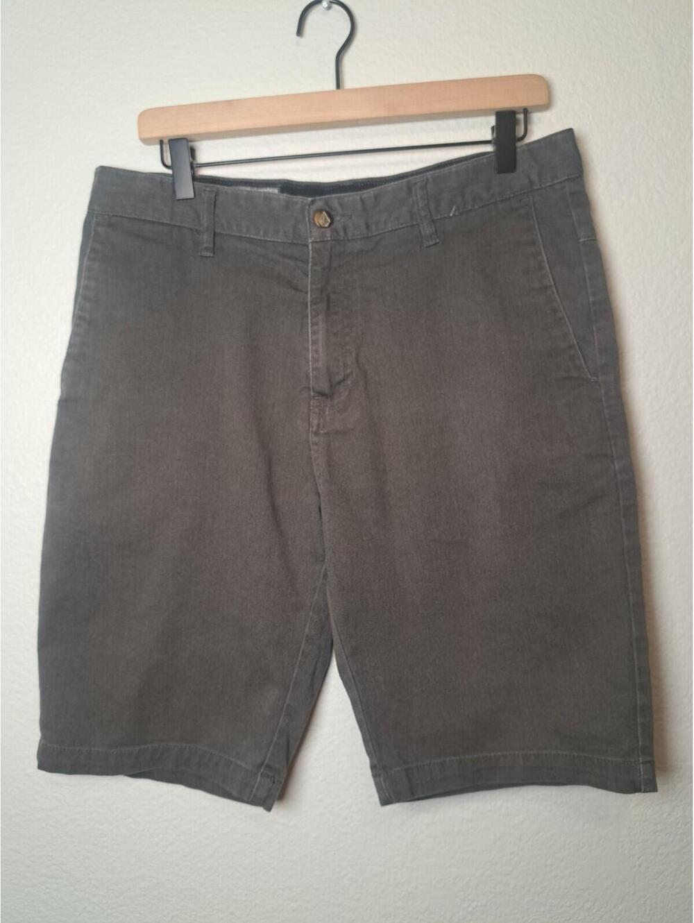 Men Volcom Corpo Class Gray Flat Front Cotton Slim Fit Casual Shorts 32